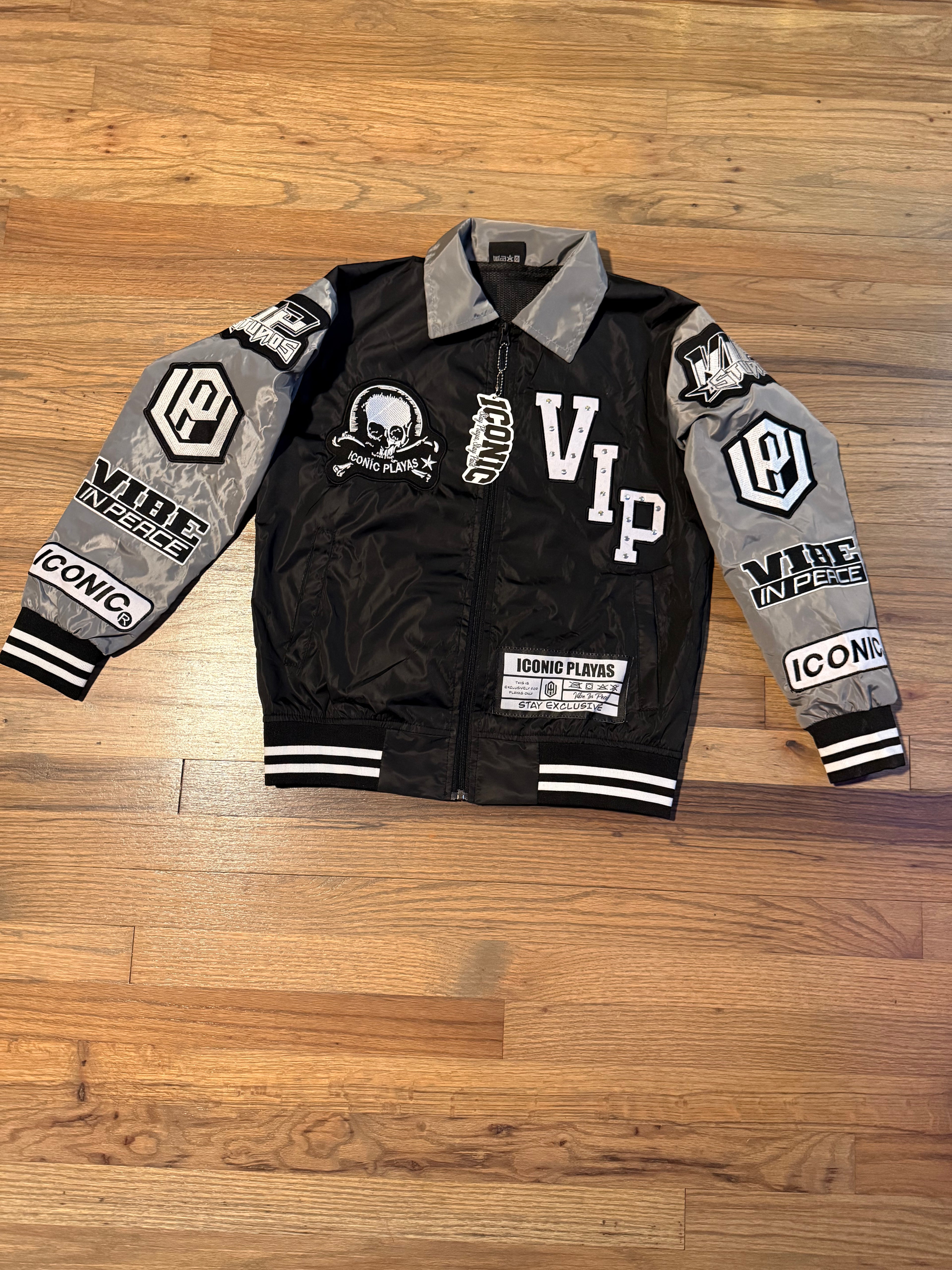 Iconic Windbreaker Varsity (Black)